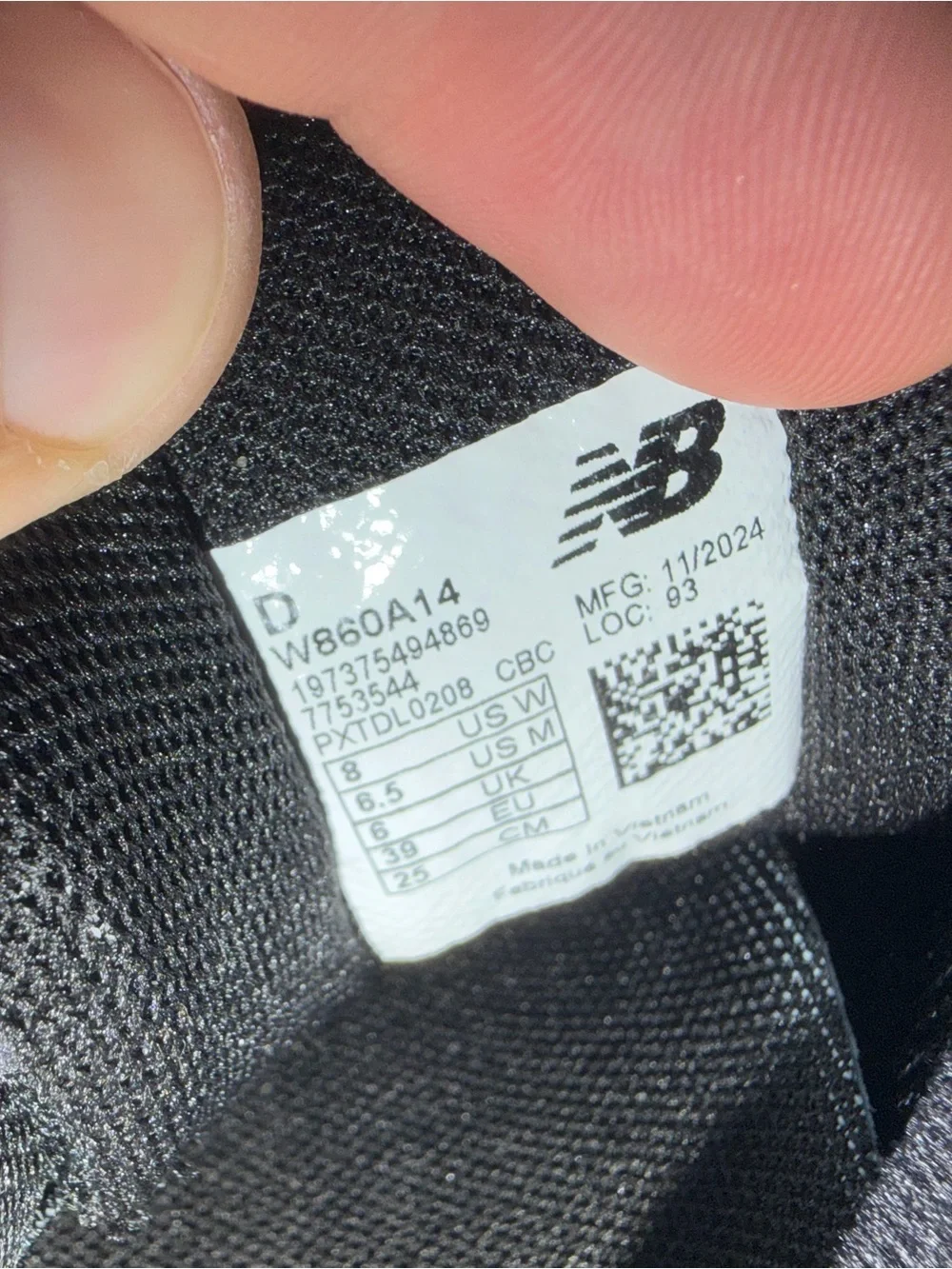 New Balance Men’s Black Athletic Shoes with White Midsole